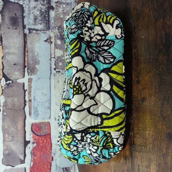 Vera Bradley "Island Blooms" Quilted "Clare" Crossbody Shoulder Bag - Picture 7 of 12